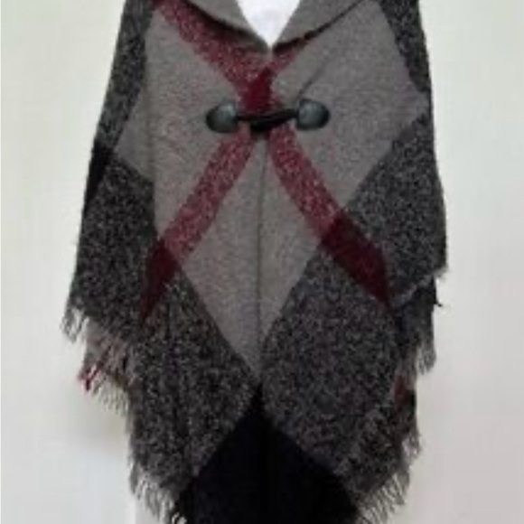 4/$25**New Altare Woven Plaid Cape Wrap - Picture 4 of 5